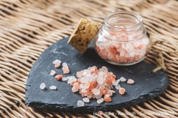 Rosa Kristallsalz aus Pakistan (auch bekannt als Himalaya Salz) 1kg grob 2-5mm für die Salzmühle von Azafran® | Steinsalz | Ursalz - Intensiv im Geschmack - 